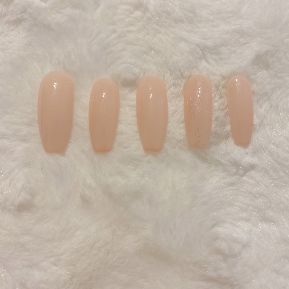 LUXURY PRESS ON NAILS - Picture 2 of 4